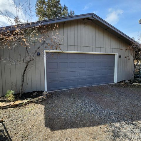 Tiny photo for 69592 Lake Drive, Sisters, OR 97759 (MLS # 220217168)