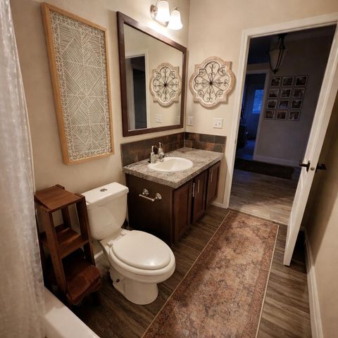 Tiny photo for 69592 Lake Drive, Sisters, OR 97759 (MLS # 220217168)