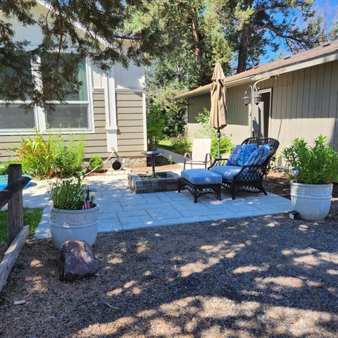 Tiny photo for 69592 Lake Drive, Sisters, OR 97759 (MLS # 220217168)