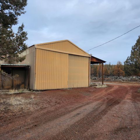 Tiny photo for 69592 Lake Drive, Sisters, OR 97759 (MLS # 220217168)