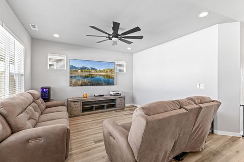 Tiny photo for 3765 Nicholas Way, White City, OR 97503 (MLS # 220211255)