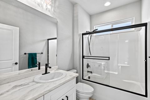 Tiny photo for 3765 Nicholas Way, White City, OR 97503 (MLS # 220211255)