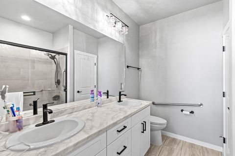 Tiny photo for 3765 Nicholas Way, White City, OR 97503 (MLS # 220211255)