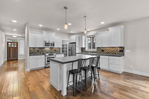 Tiny photo for 19147 Park Commons Drive, Bend, OR 97703 (MLS # 220216703)