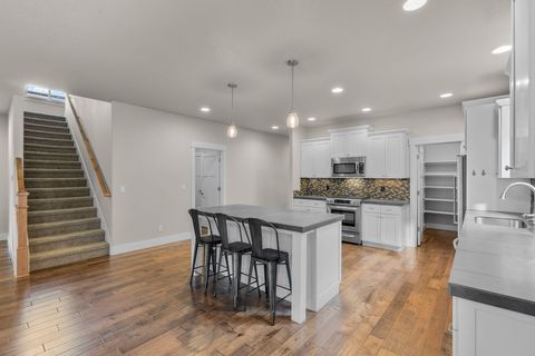 Tiny photo for 19147 Park Commons Drive, Bend, OR 97703 (MLS # 220216703)