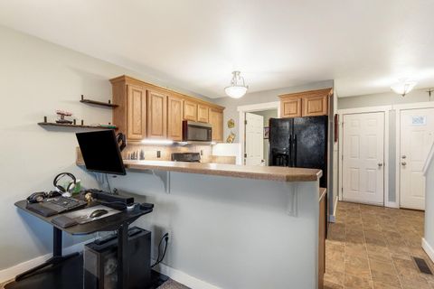 Tiny photo for 2610 SW 23rd Street #UNIT 1, Redmond, OR 97756 (MLS # 220214988)