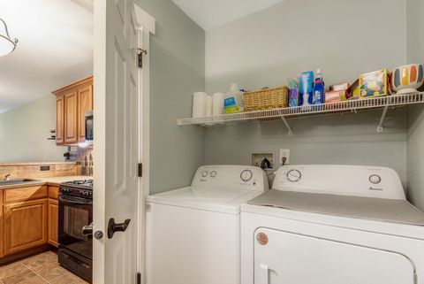 Tiny photo for 2610 SW 23rd Street #UNIT 1, Redmond, OR 97756 (MLS # 220214988)