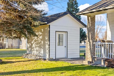 Tiny photo for 221 SW Meadow Lakes Drive, Prineville, OR 97754 (MLS # 220213010)