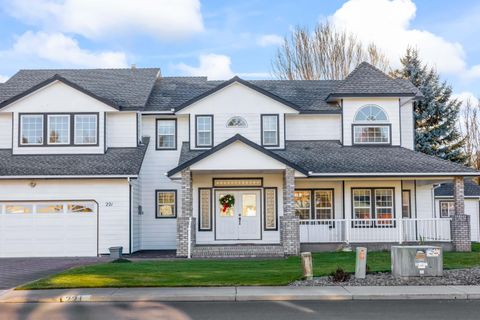 Tiny photo for 221 SW Meadow Lakes Drive, Prineville, OR 97754 (MLS # 220213010)