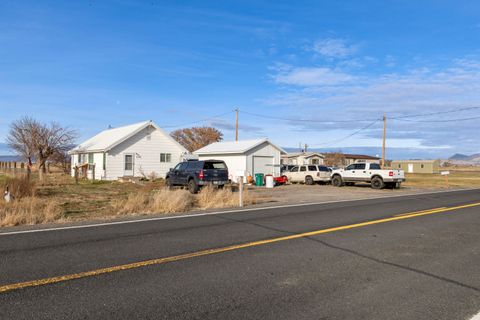 Tiny photo for 8306 Homedale Road, Klamath Falls, OR 97603 (MLS # 220212729)