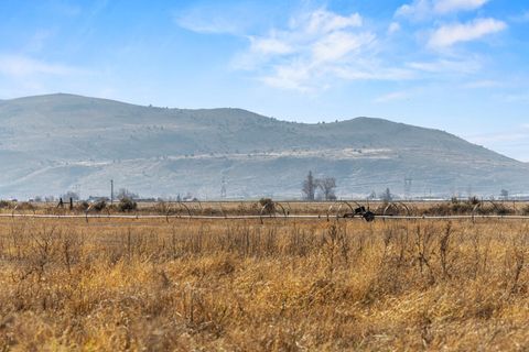 Tiny photo for 8306 Homedale Road, Klamath Falls, OR 97603 (MLS # 220212729)