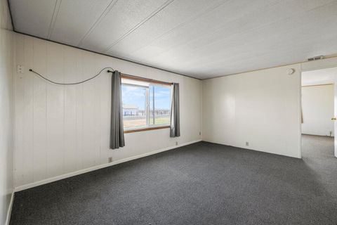 Tiny photo for 8306 Homedale Road, Klamath Falls, OR 97603 (MLS # 220212729)