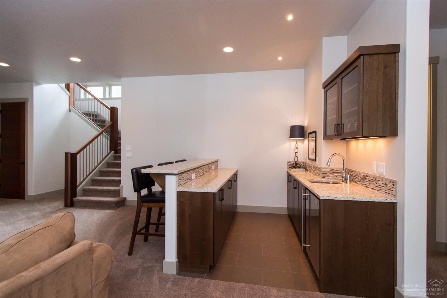 Skyliner Summit - Residential