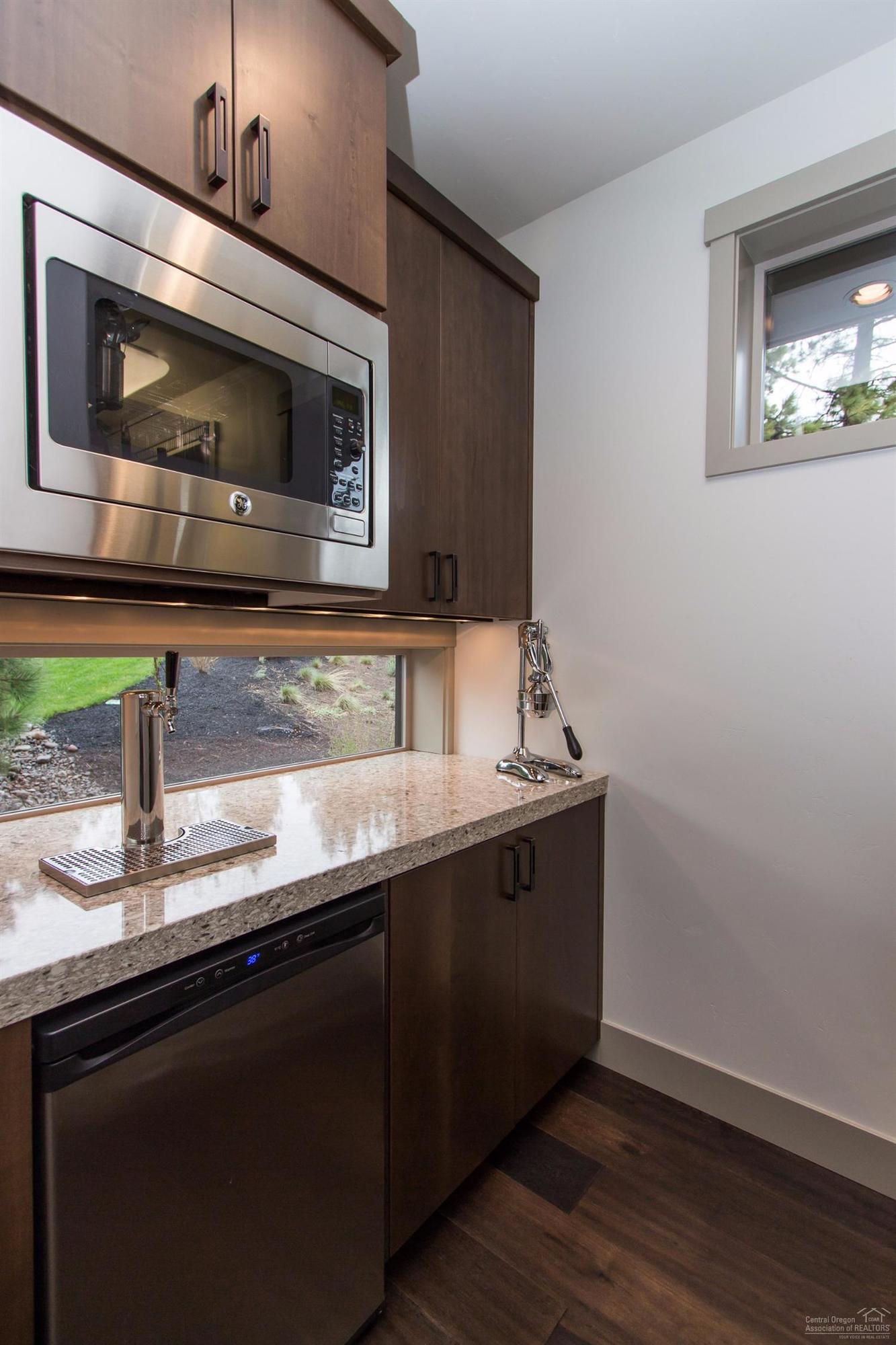 Skyliner Summit - Residential