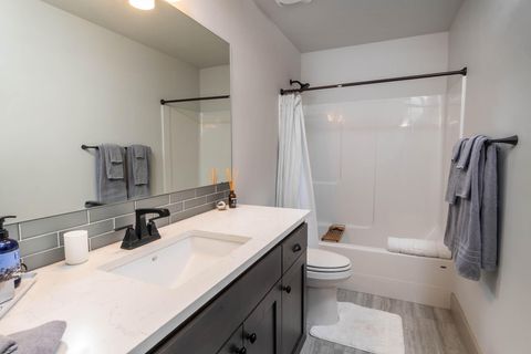 Tiny photo for 17391 SW Chaparral Drive, Powell Butte, OR 97753 (MLS # 220212377)