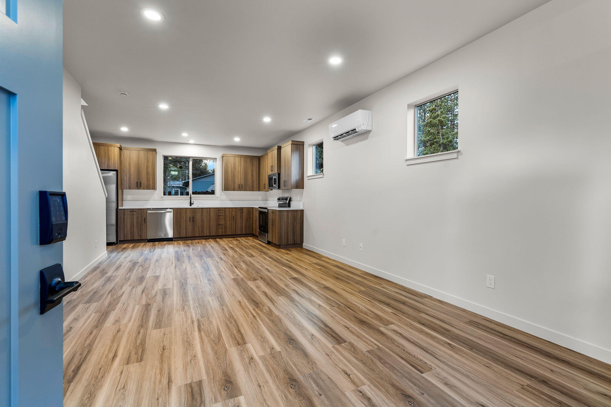 477 SE Roosevelt Avenue