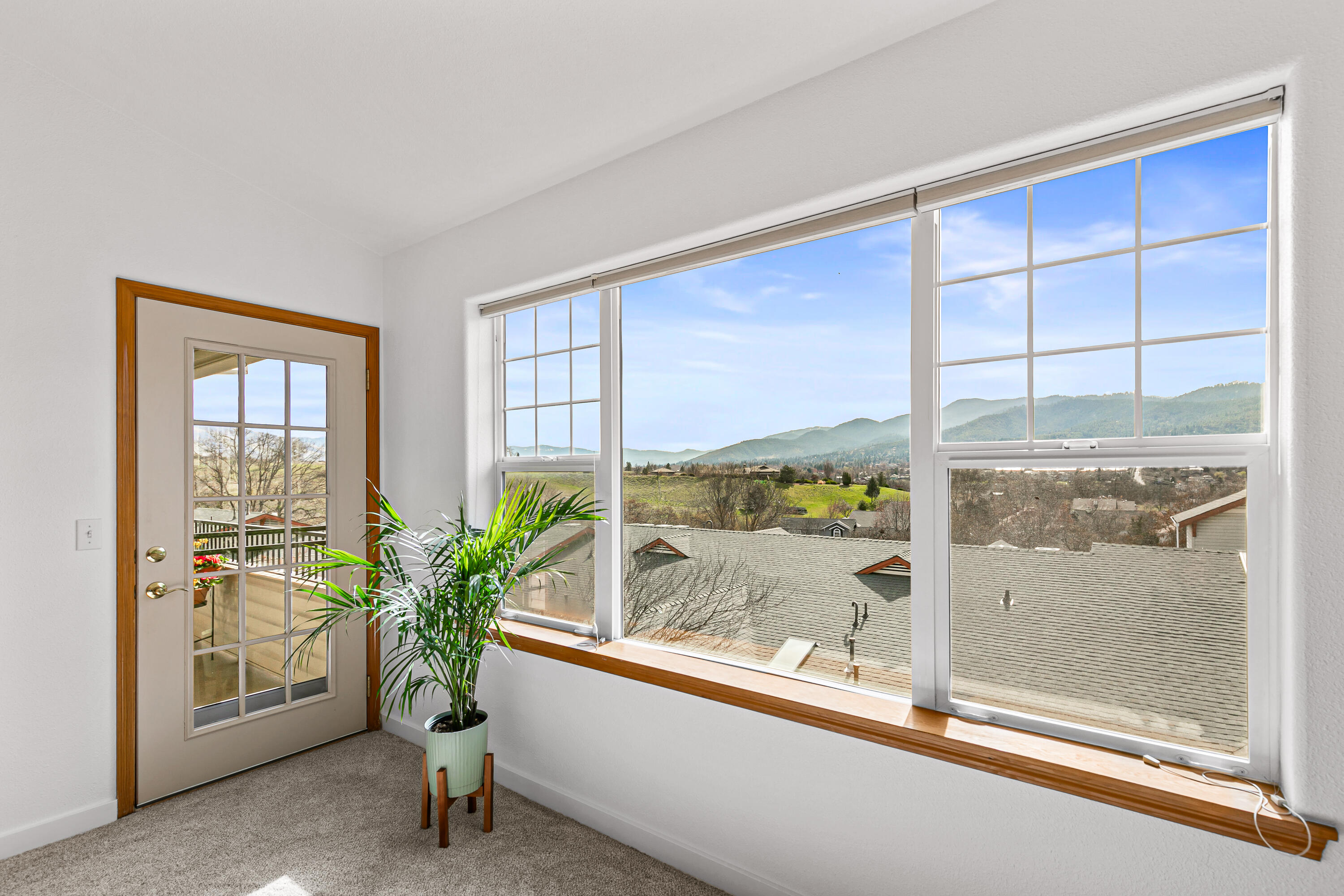 942 Mountain Meadows Circle