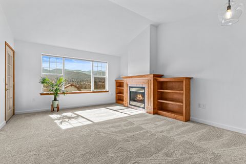 942 Mountain Meadows Circle Ashland OR 97520