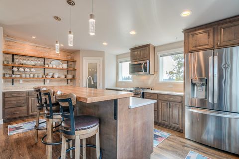 Tiny photo for 16732 Contorta Place, La Pine, OR 97739 (MLS # 220215014)