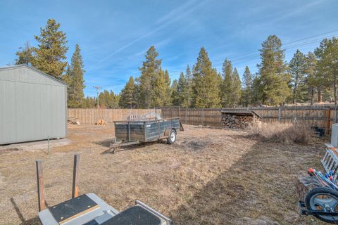 Tiny photo for 16732 Contorta Place, La Pine, OR 97739 (MLS # 220215014)