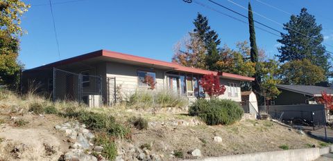 Tiny photo for 511 NW Woodson Drive, Grants Pass, OR 97526 (MLS # 220211867)