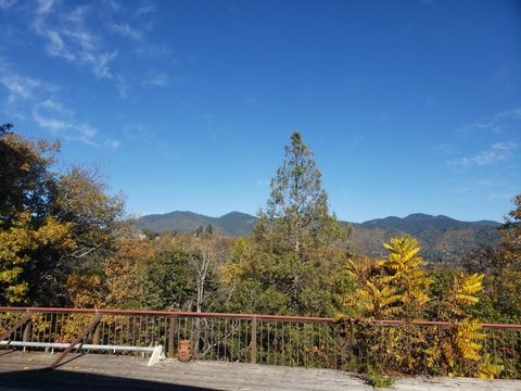 Tiny photo for 511 NW Woodson Drive, Grants Pass, OR 97526 (MLS # 220211867)