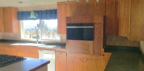 Tiny photo for 511 NW Woodson Drive, Grants Pass, OR 97526 (MLS # 220211867)