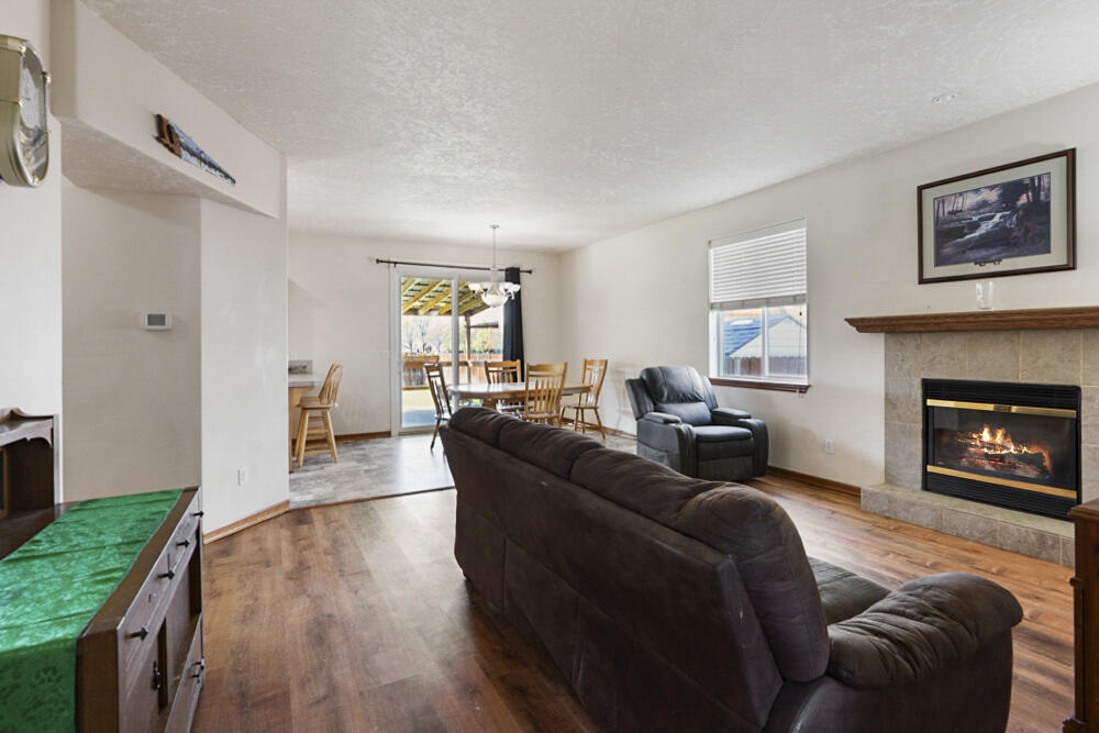 1156 Redwood Place NW