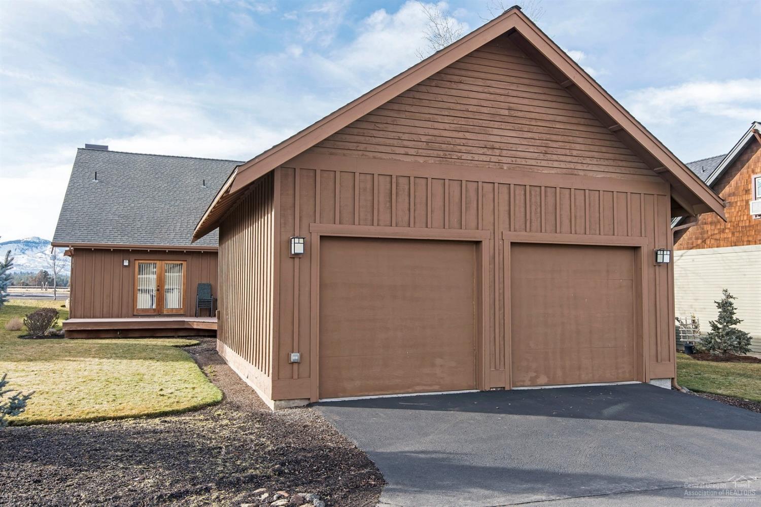 Pine Meadow Vill - Residential