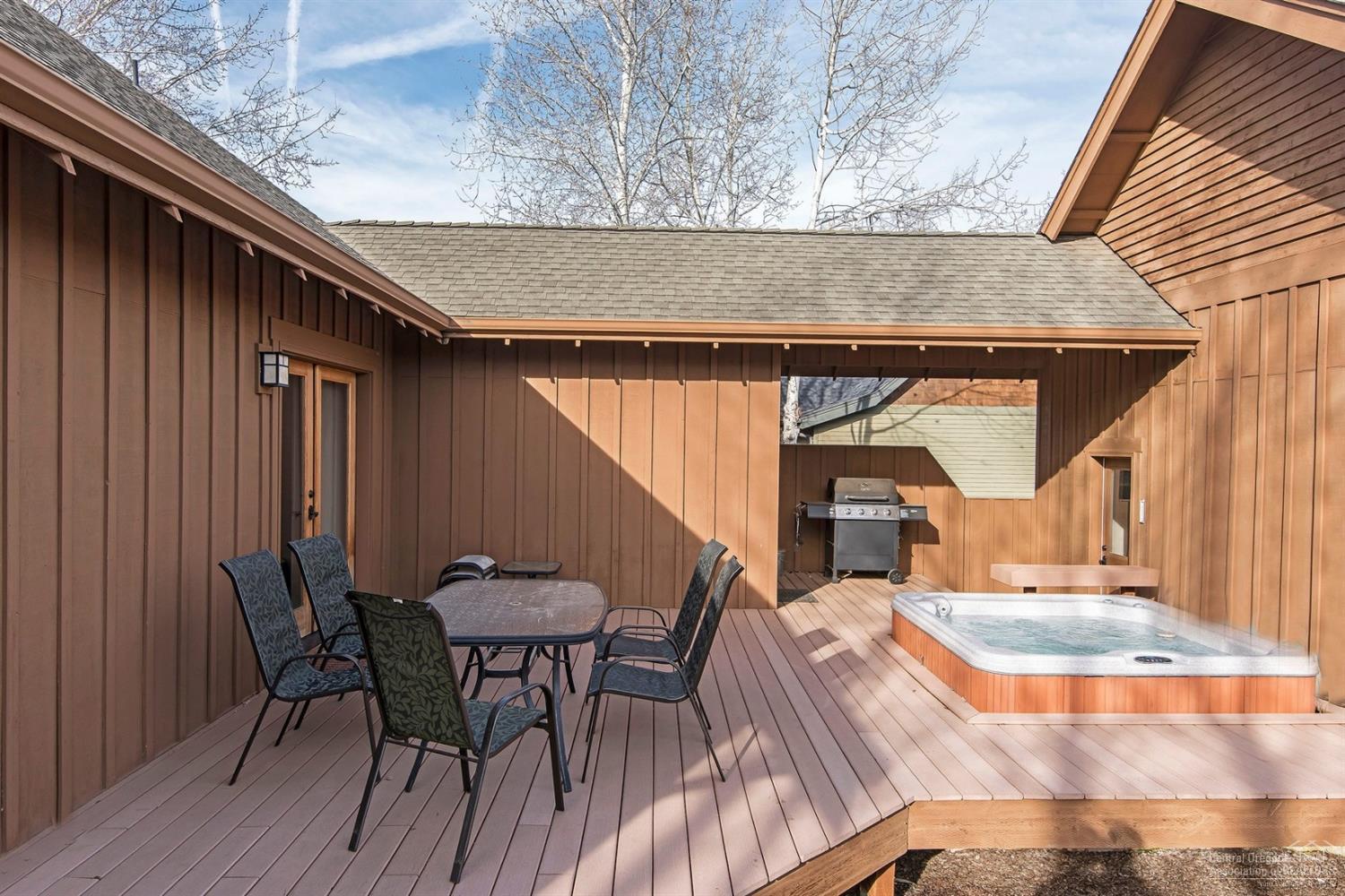 Pine Meadow Vill - Residential