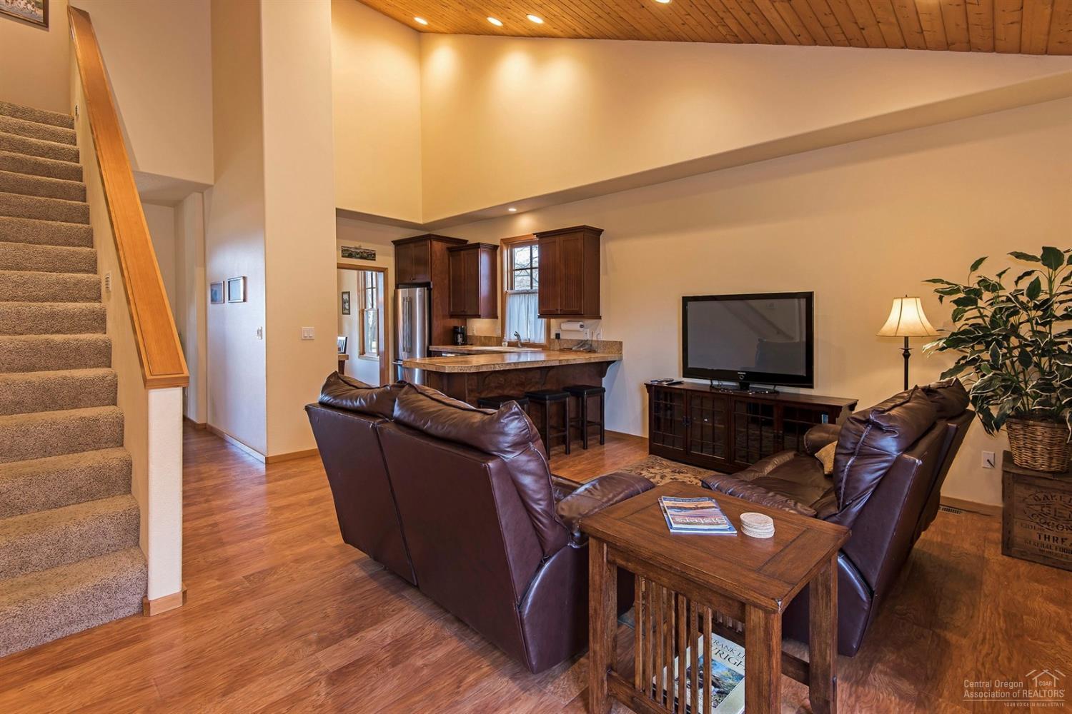 Pine Meadow Vill - Residential