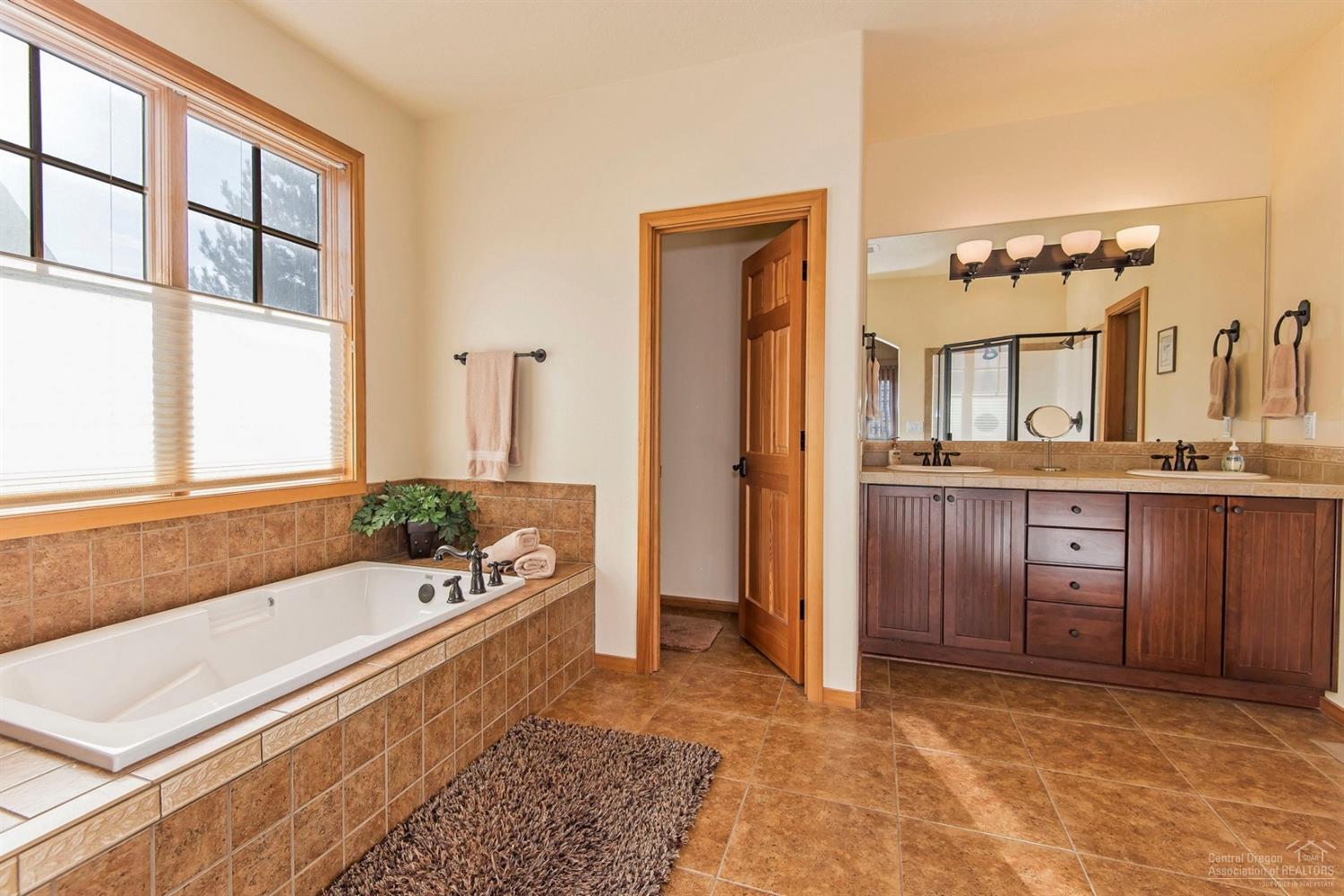 Pine Meadow Vill - Residential