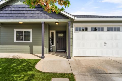 Tiny photo for 1350 Swayze Lane, Medford, OR 97501 (MLS # 220219564)