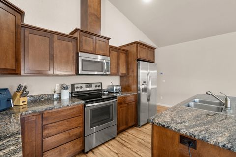 Tiny photo for 1350 Swayze Lane, Medford, OR 97501 (MLS # 220219564)