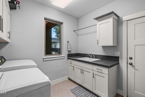Tiny photo for 1057 N Forest Edge Drive, Sisters, OR 97759 (MLS # 220223145)