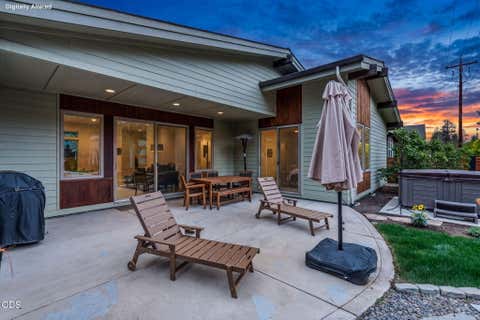 Tiny photo for 1057 N Forest Edge Drive, Sisters, OR 97759 (MLS # 220223145)