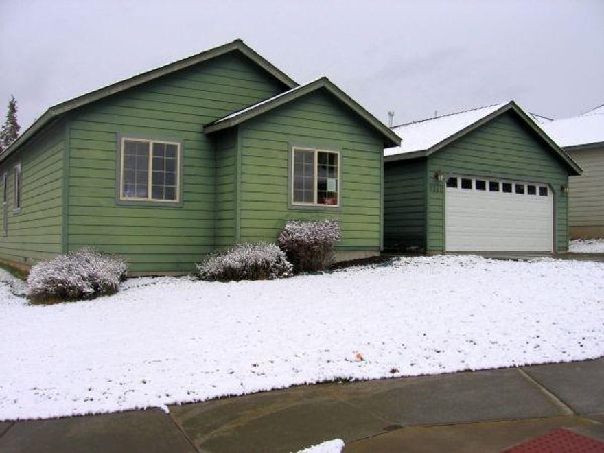 Beautiful Southview Home With An Open Floor Plan And Vaulted Ceilings In The Kitchen And Main Living Area. Gas Log Fireplace Makes It Warm And Cozy! Covered Patio Off The Back. This Property Is In Great Condition! Must See!This Is A Fannie Mae Home Path Property. Seller Has Requested That All Offers Be Made Directly Through The Homepath.Com Website. Only Realtors Are Eligible To Submit Offers. All Information Contained In The Mls Data Sheet Was Gathered From Public Sources. The Buyer Will Be Solely Responsible For Determining The Accuracy Before Relying Upon This Information.