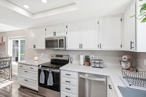 Tiny photo for 108 Horton Circle, Medford, OR 97501 (MLS # 220220042)