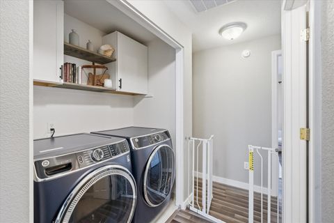 Tiny photo for 108 Horton Circle, Medford, OR 97501 (MLS # 220220042)