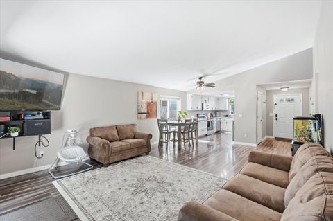 Tiny photo for 108 Horton Circle, Medford, OR 97501 (MLS # 220220042)