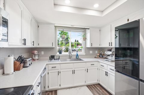 Tiny photo for 108 Horton Circle, Medford, OR 97501 (MLS # 220220042)