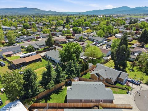 Tiny photo for 108 Horton Circle, Medford, OR 97501 (MLS # 220220042)