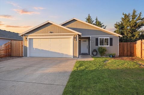 Tiny photo for 108 Horton Circle, Medford, OR 97501 (MLS # 220220042)