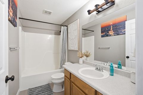 Tiny photo for 108 Horton Circle, Medford, OR 97501 (MLS # 220220042)