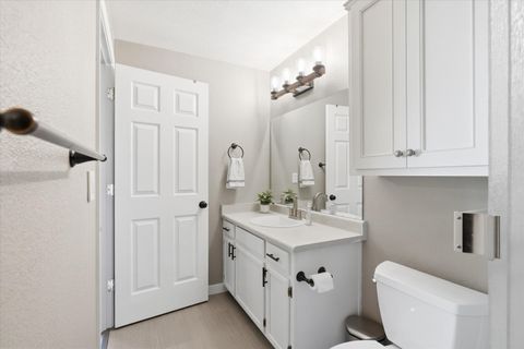 Tiny photo for 108 Horton Circle, Medford, OR 97501 (MLS # 220220042)