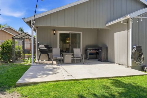 Tiny photo for 108 Horton Circle, Medford, OR 97501 (MLS # 220220042)