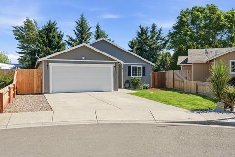 Tiny photo for 108 Horton Circle, Medford, OR 97501 (MLS # 220220042)