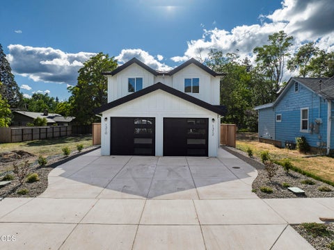Tiny photo for 1310 NW Conklin Avenue, Grants Pass, OR 97526 (MLS # 220223292)