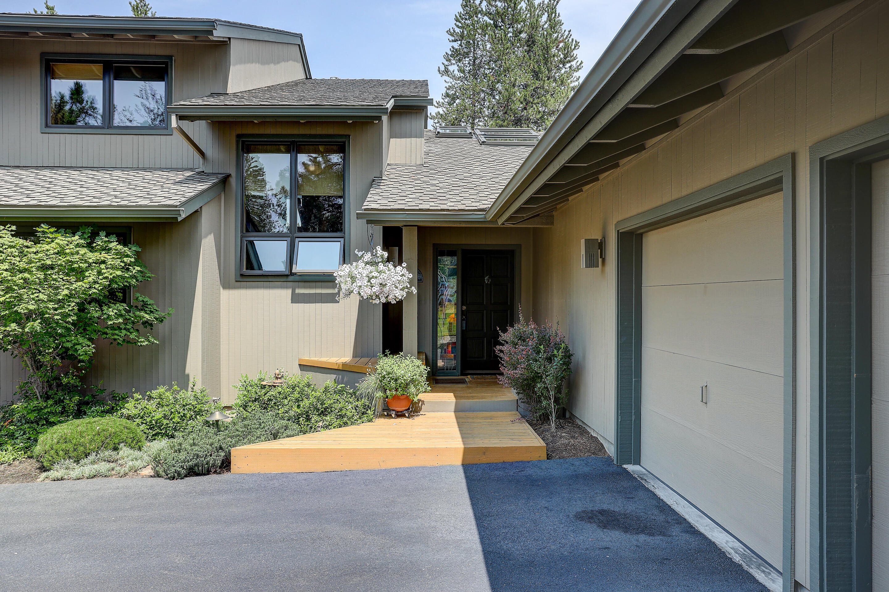 Fairway Crest Village - Residential