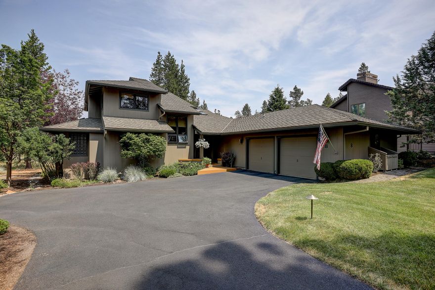 Come and discover #8 Yellow Pine in beautiful Sunriver OR. This fully furnished home is an oasis of comfort and elegance, featuring 3 bed 3.5 bath, 2736 sqft, large kitchen with breakfast bar, plenty of natural light in living area, wine/wet bar, primary bedroom on main level, primary bathroom with walk-in steam dual shower, main level has updated Oak wood flooring. Second floor features bedroom, bathroom and loft area that opens to upper deck. Home features new front and back deck with hot tub area, home backs up to hole # 16 of the Woodlands Golf Course.